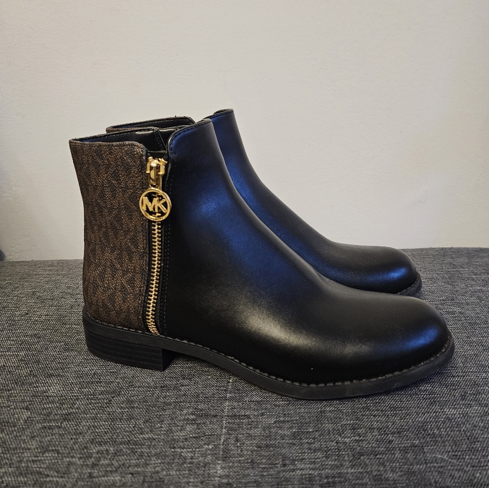 Michael Kors MK Brown Black Ankle Boots